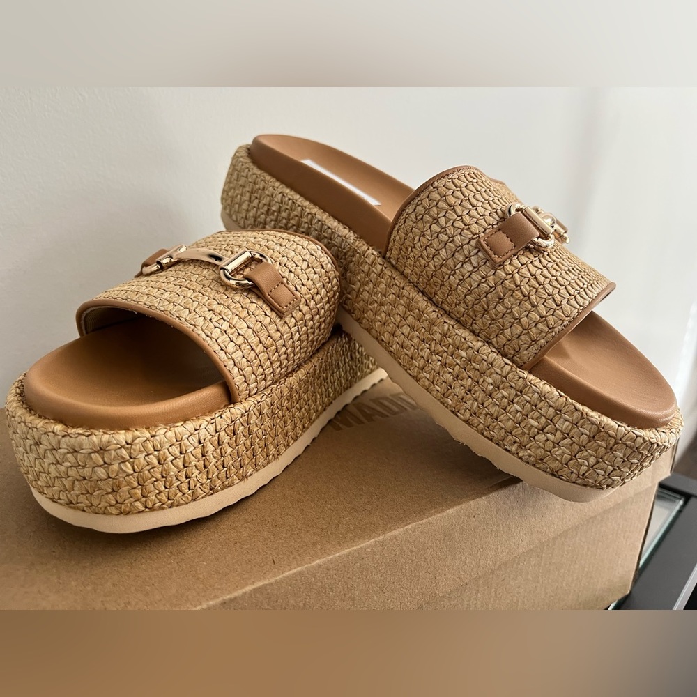 NBW Steve Madden sandals!